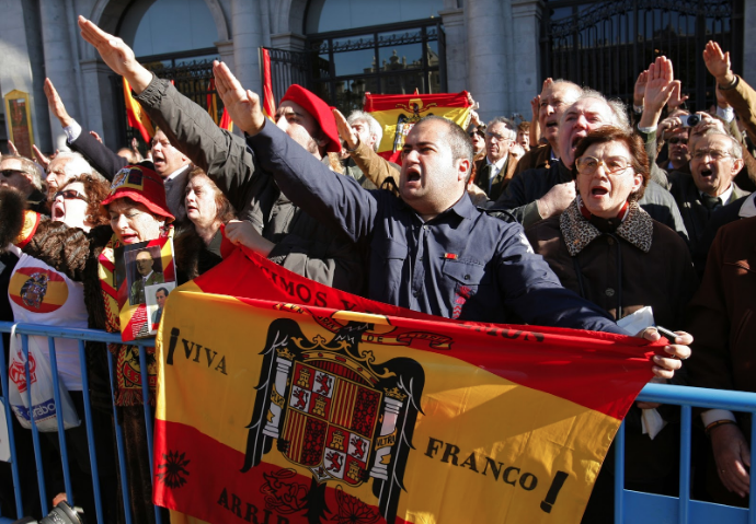 Supporters of Spain's late dictator Francisco Franco in Madrid. | REUTERS/Andrea Comas.